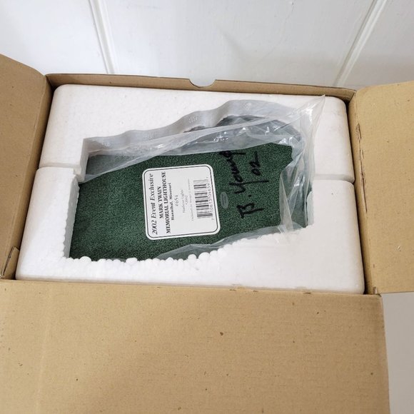 Harbour Lights Mark Twain Memorial Lighthouse Hannibal, Missouri #654, 2002 - Picture 7 of 12